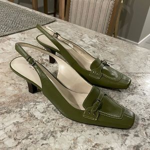 Bandolino Slingback all leather pumps. Never worn. Army green. 8.5